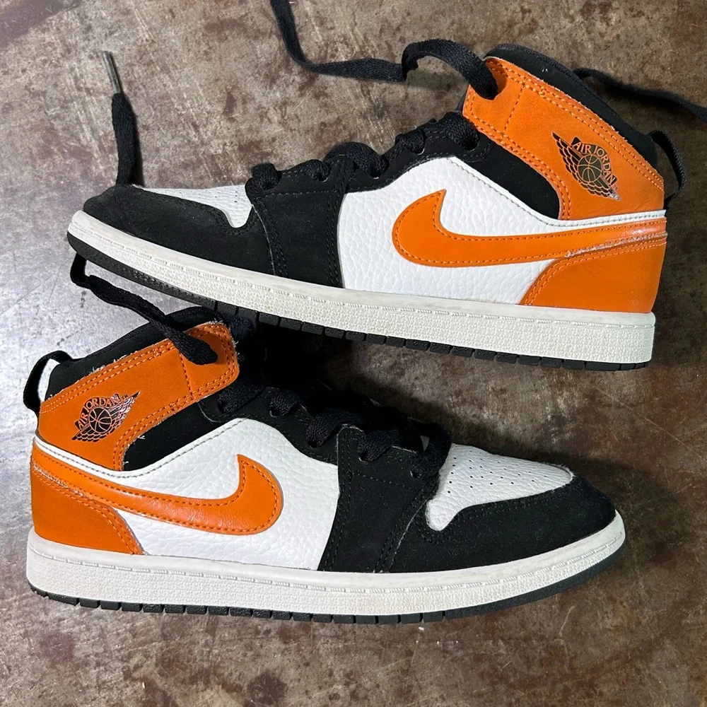 Nike Jordan AJ 1 Mid “Shattered Backboard” Black, Starfish (Orange), White Youth - Picture 12 of 15